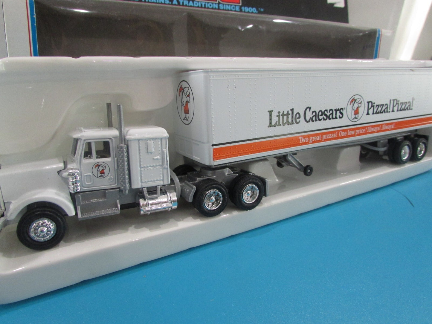 O Scale Lionel 6-12807 Litte Caesars Pizza tractor & Trailer Lot#1669