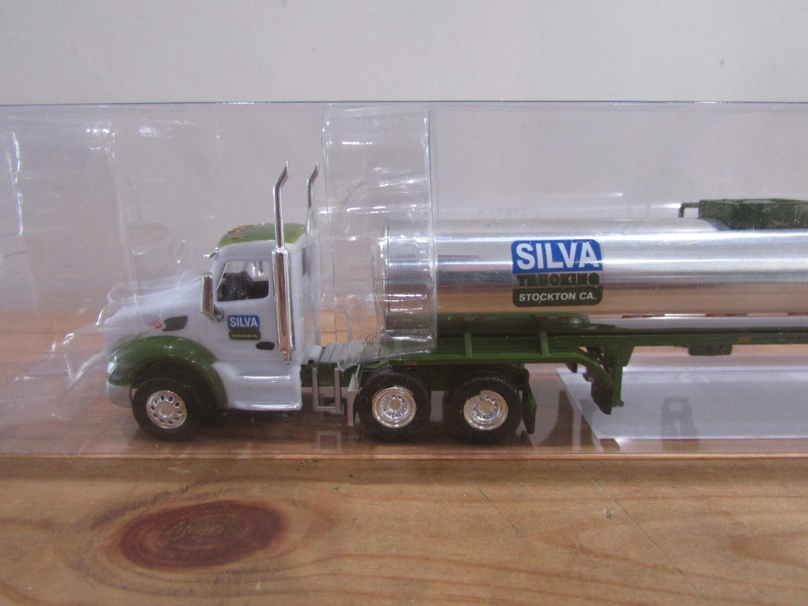 HO Scale Trucks n Stuff Peterbilt 759DC  w/Food Grade Tanker Silva Trucking