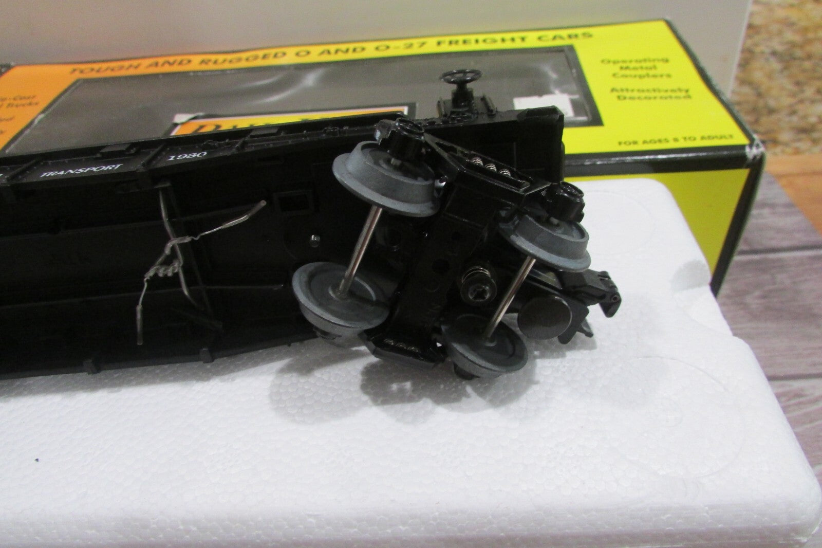 O Scale MTH 30-7671 Flat Car w/Ertl 30' 1/2 Ton Panel Van Lot#2996