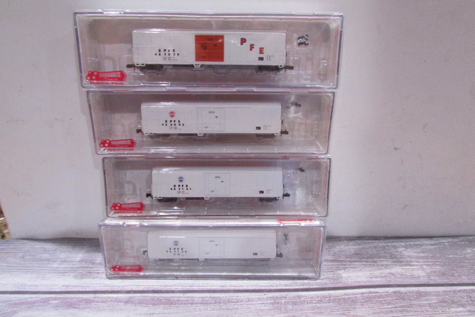 N Scale RoundHouse (4) 57' Mechanical Reefer SPFE  Lot#3026