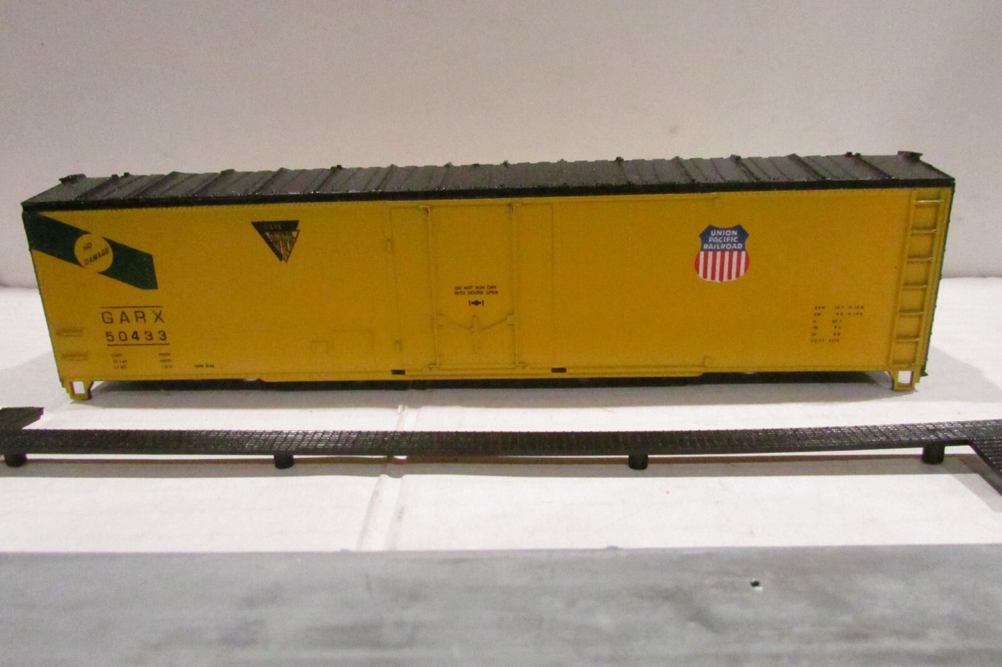 HO Scale RoundHouse 1233 50' GARX Box Car Kit Union Pacific RH4336