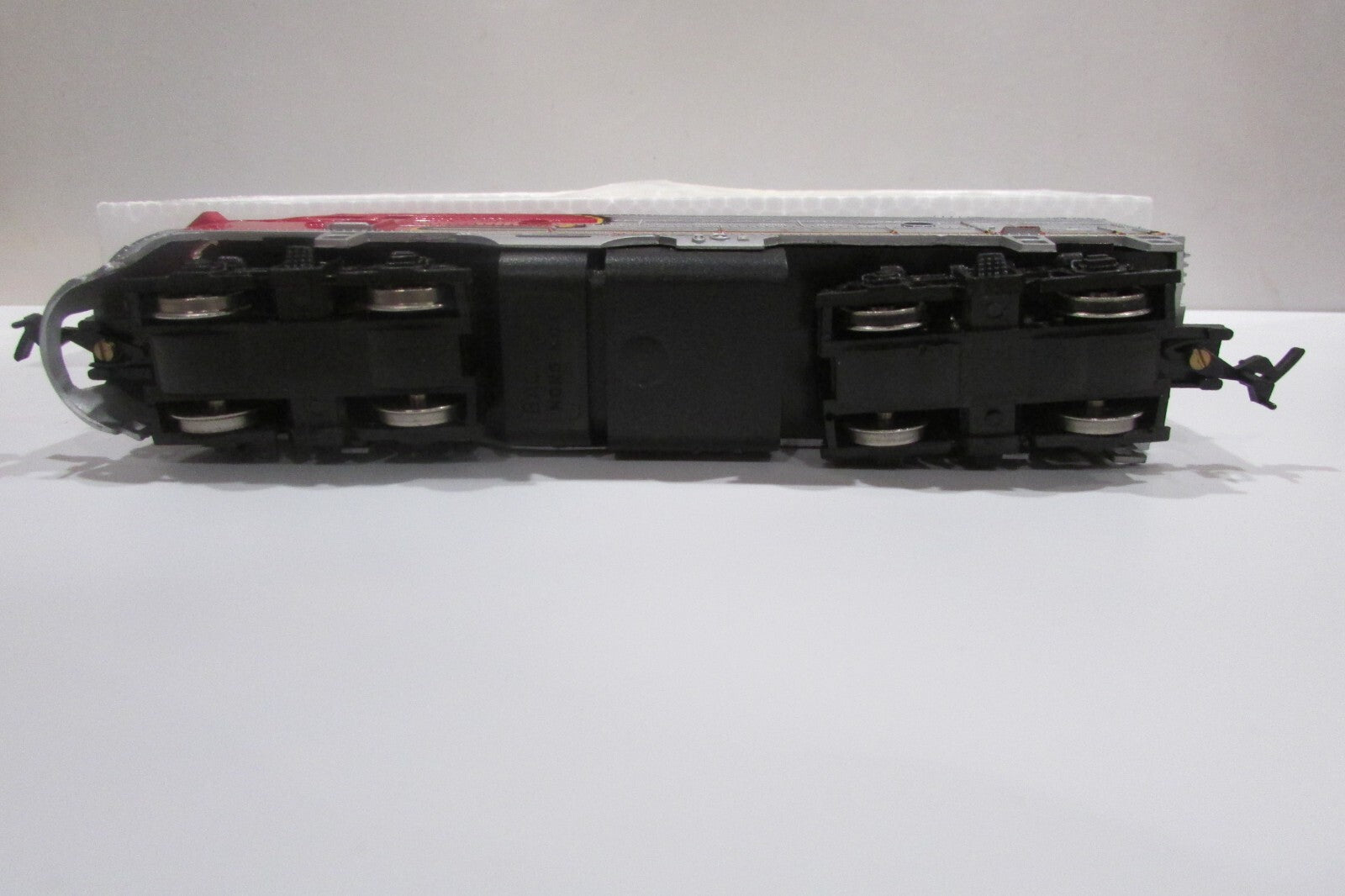 HO Scale Bachmann 41-615-02 EMD F9 Diesel Locomotive Santa Fe Lot#2816