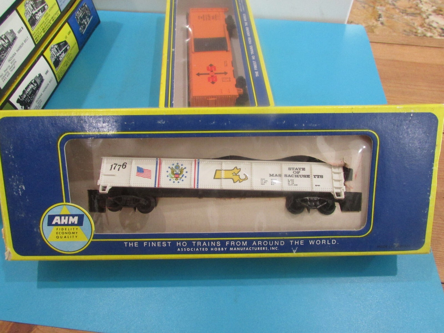 HO Scale (5) AHM Assorted Cabooses & Freight Cars Lot#2016