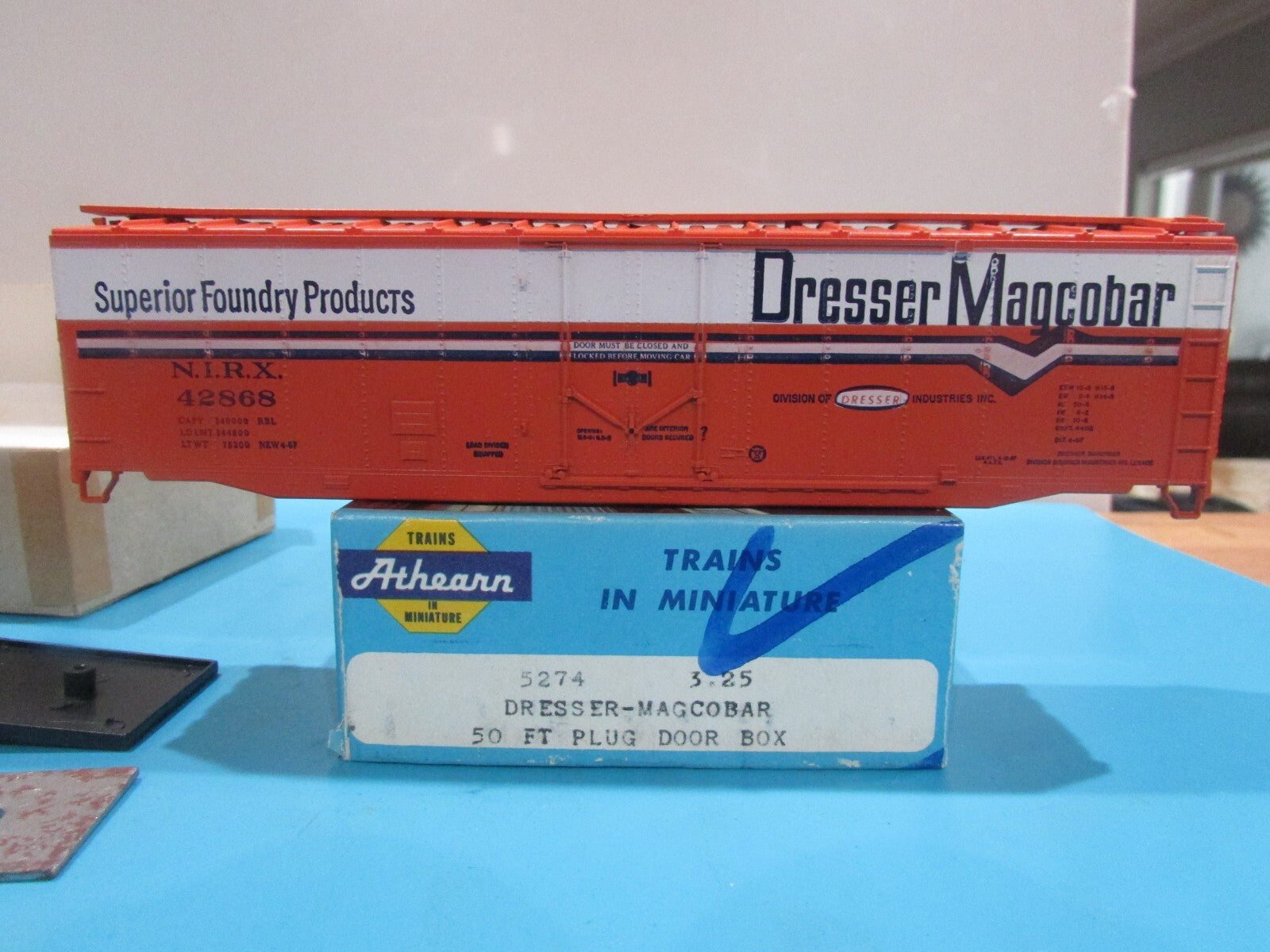 HO Scale Athearn 5274 50ft Plug Door Box Car Kit DRESSER-MAGCOBAR