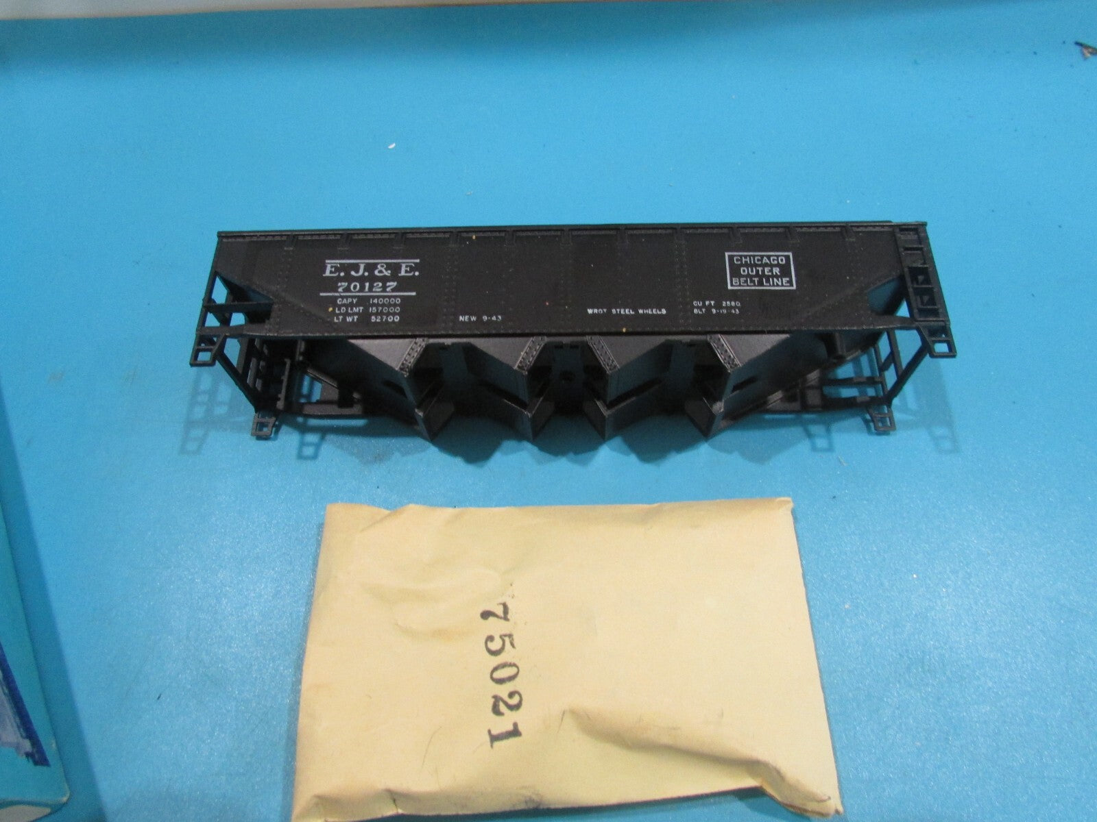HO Scale Athearn 1751 EJ & E Hopper Car Kit #70127