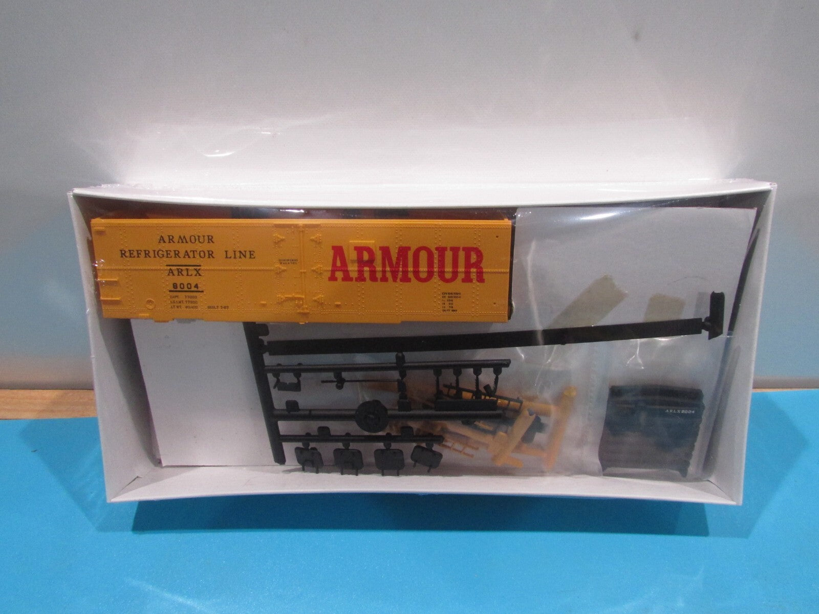 HO Scale Walthers 932-2553 40' Meat Reefer Armour ARLX#8004 Lot#1968