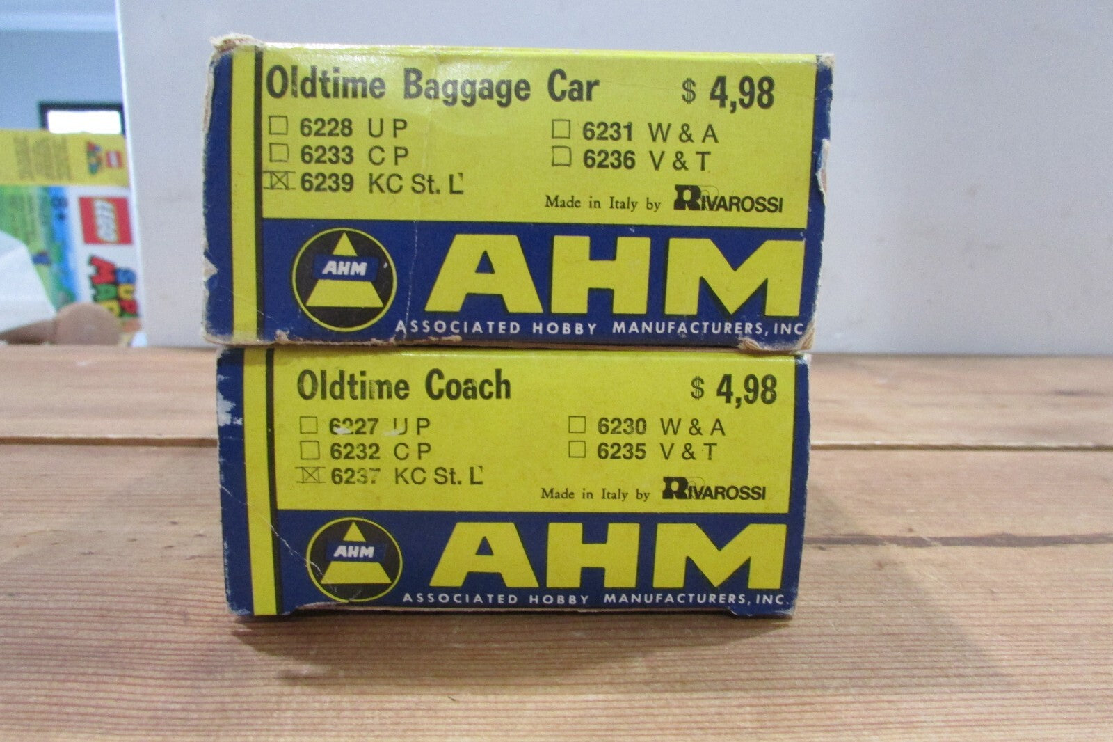 Ho Scale AHM (2) Old Time Passenger Car KC St Louis & Chicago  Lot#3743