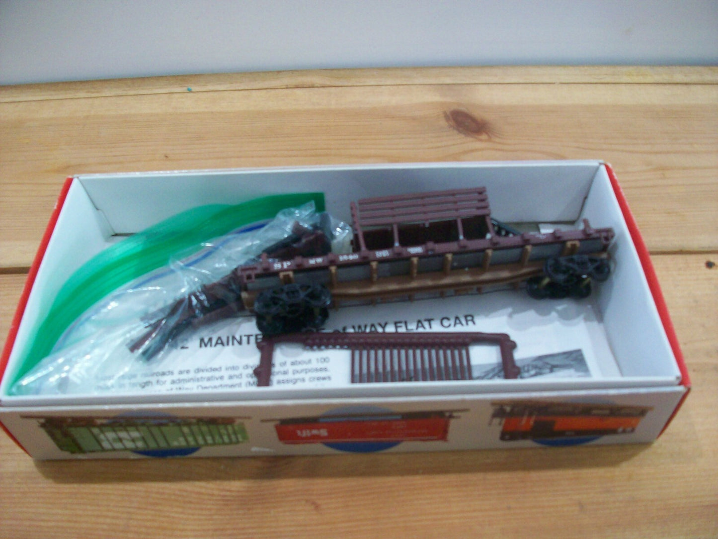 HO Scale Walthers 932-5562 52' Steel Frame Flat Car "Southen Pacific"