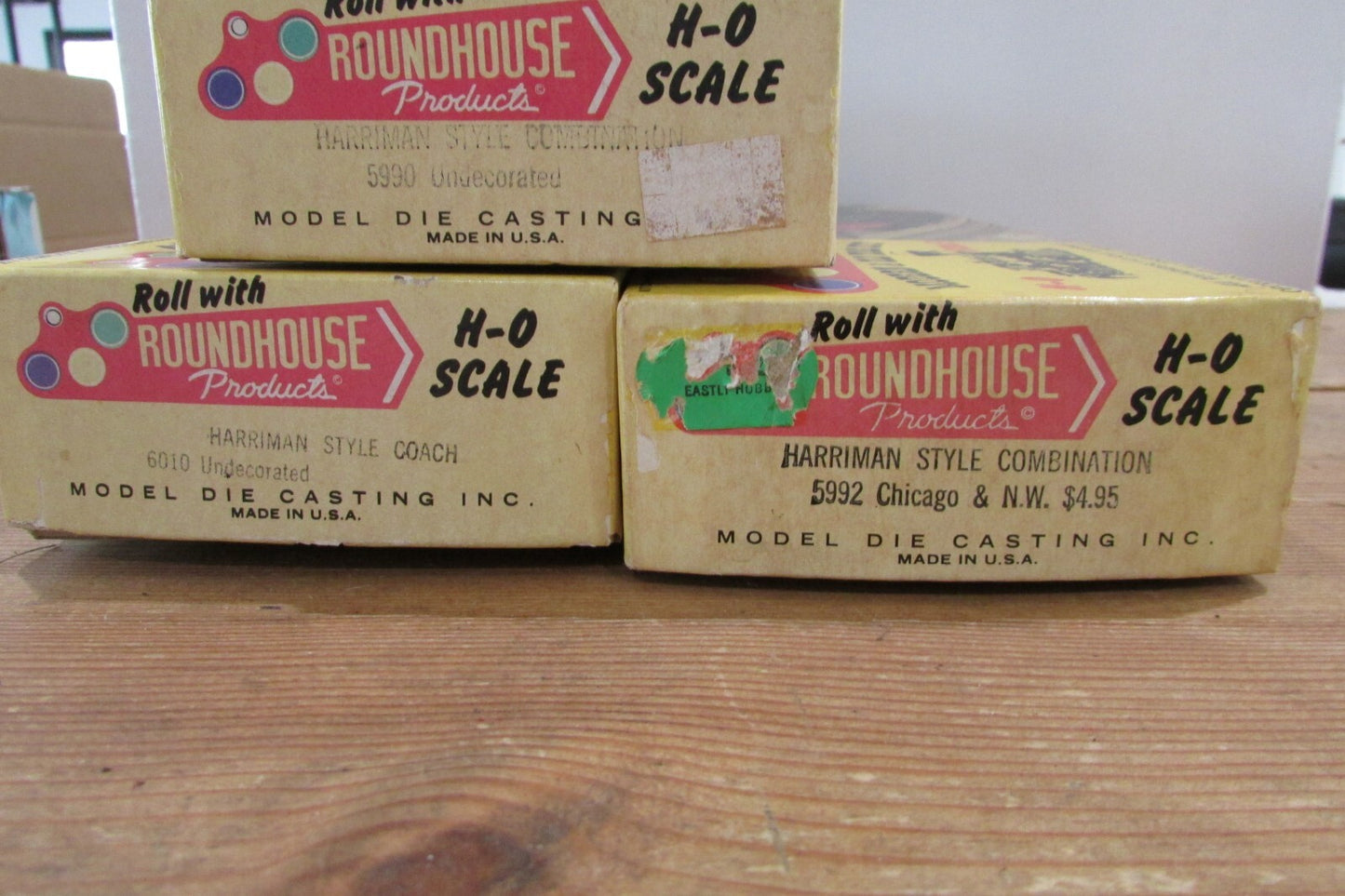 HO Scale Roundhouse (3)  Assorted Passenger Cars Undecorated Lot#2646