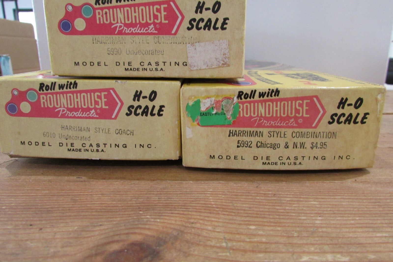 HO Scale Roundhouse (3)  Assorted Passenger Cars Undecorated Lot#2646