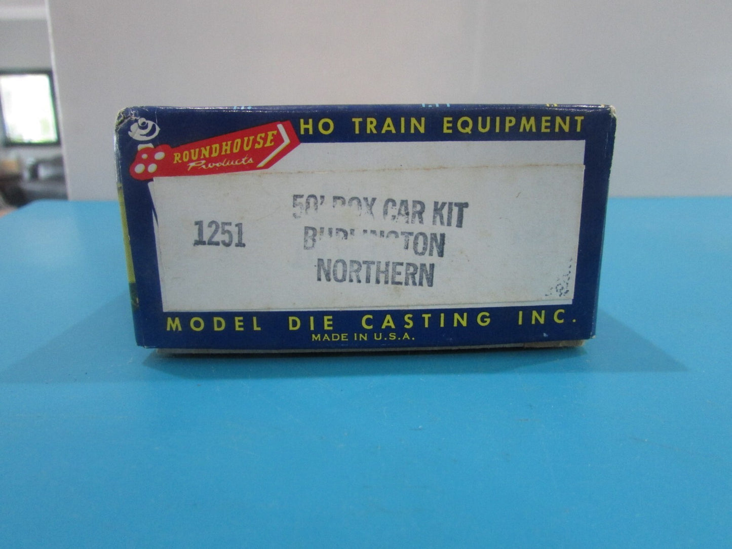 HO Scale Roundhouse 1251 50' Box Car Kit Burlington Northern RH4335