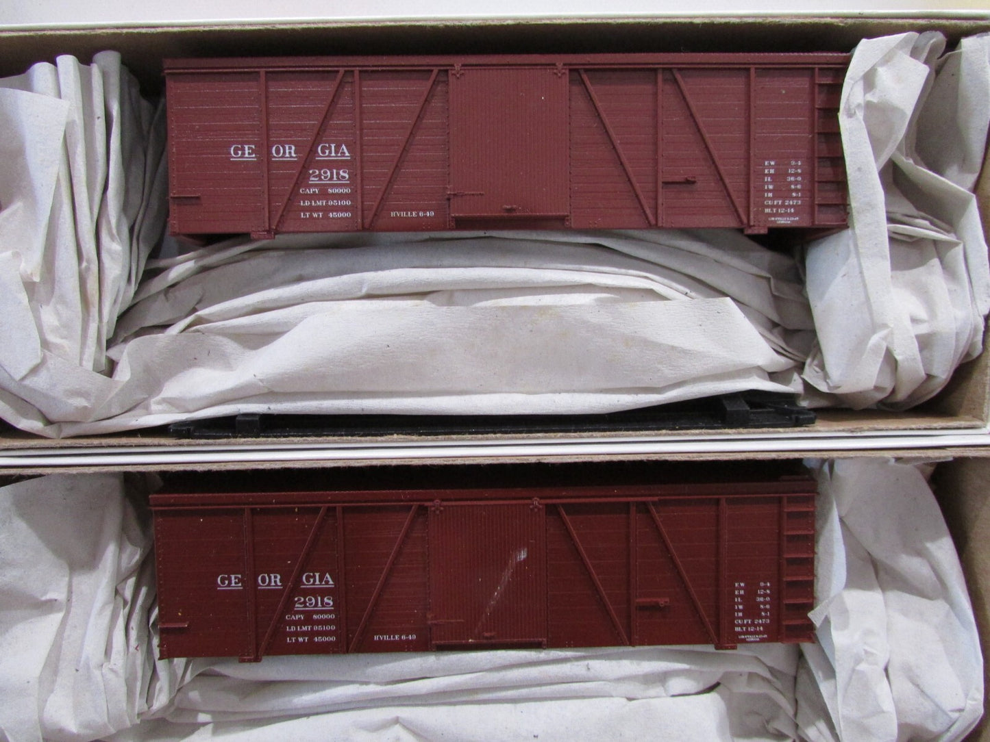 HO Scale  Accurail (8) Assorted  Hopper, Box Car Kits Lot#3539