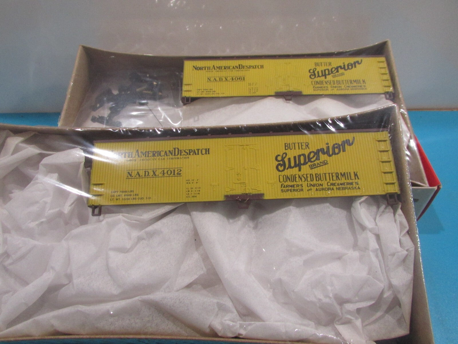 HO Scale Walthers 932-2483 (2)40' Reefer Wood End Kit "Butter Superior"Lot#1959