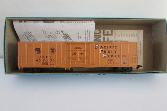 HO Scale Athearn 5465 P.F.E. 57ft Mechanical Reefer #457603 RTR