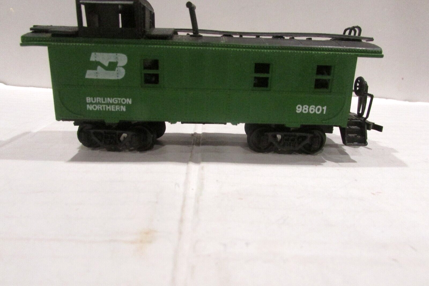 Ho Scale Lionel Burlington Northern Caboose 98601 L4392