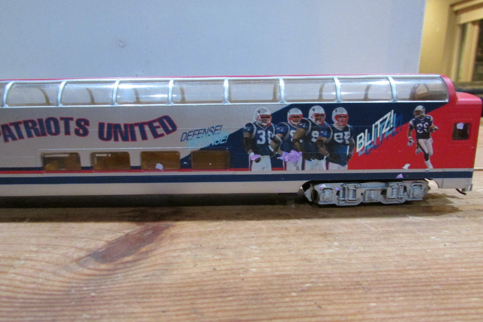 HO Scale Bachmann (2)  Hawthorne Village Patriot's Passenger Cars Lot#4135