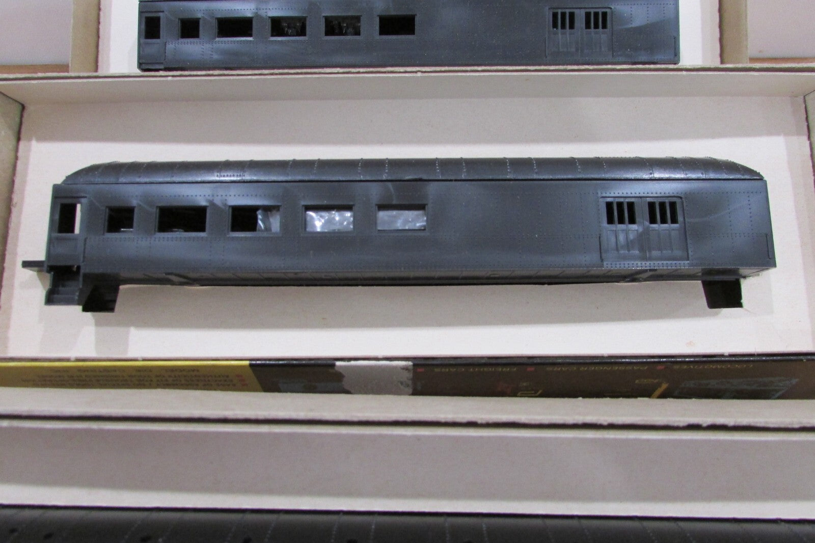 HO Scale Roundhouse (3)  Assorted Passenger Cars Undecorated Lot#2646