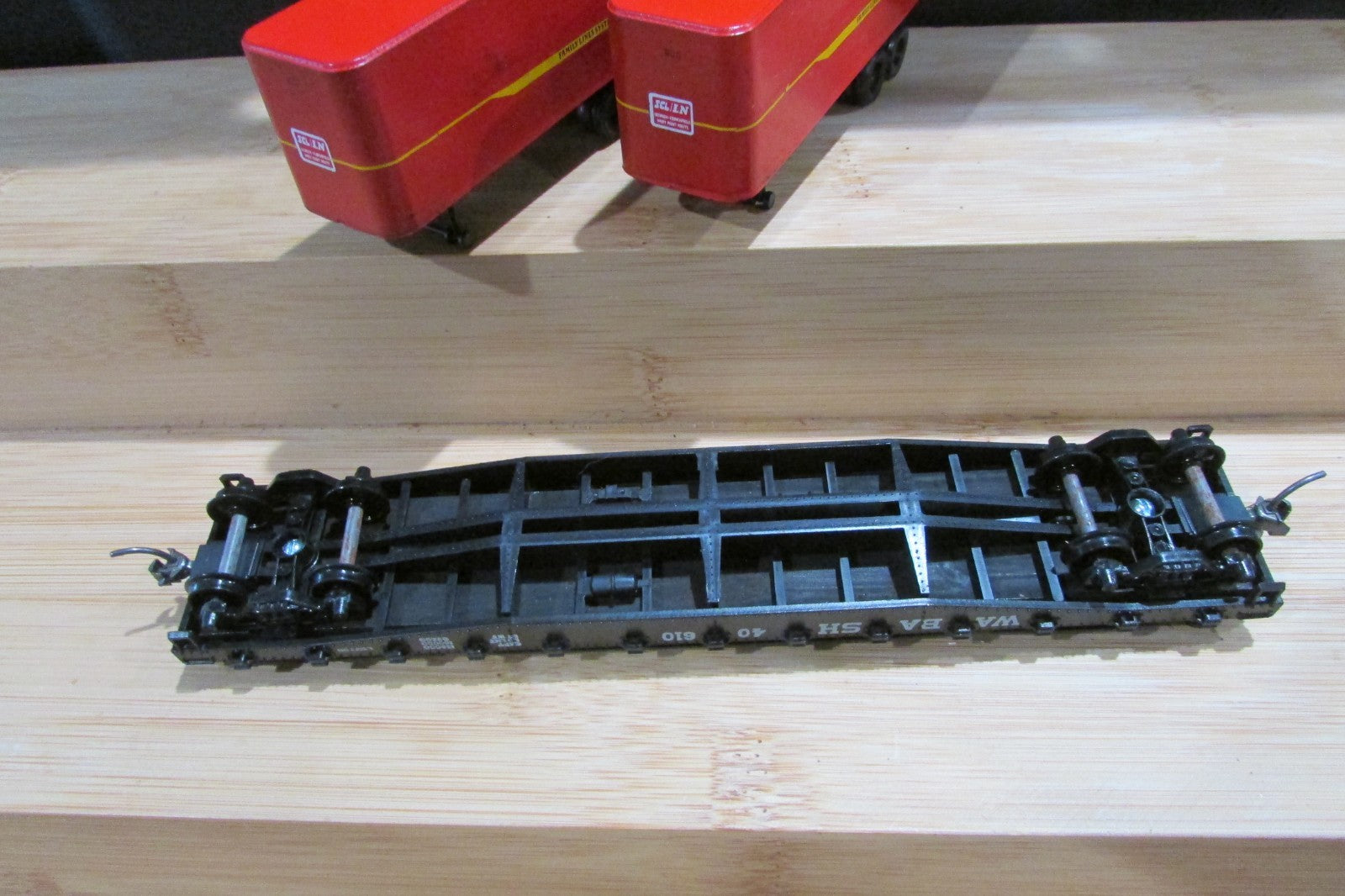 HO Scale Athearn 1403 50ft Flat Car Wabash w/ 2 Trailer ATH5190