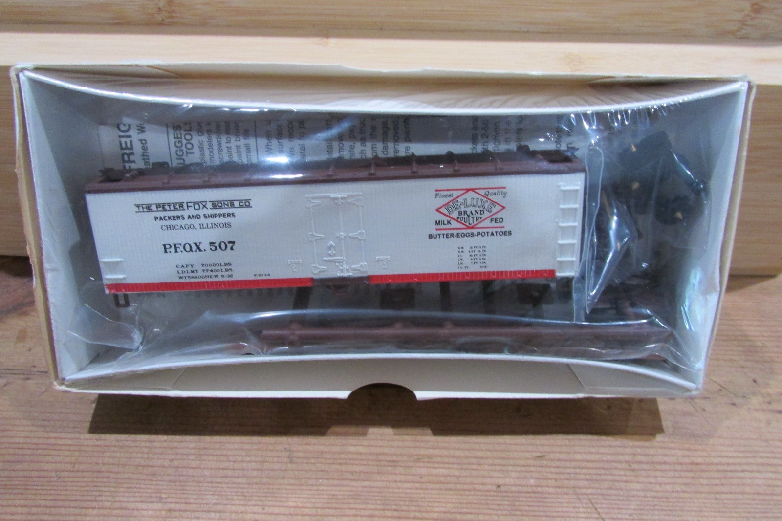 HO Scale Walthers 932-2358 40'DS Wood Reefer Kit WAL5030