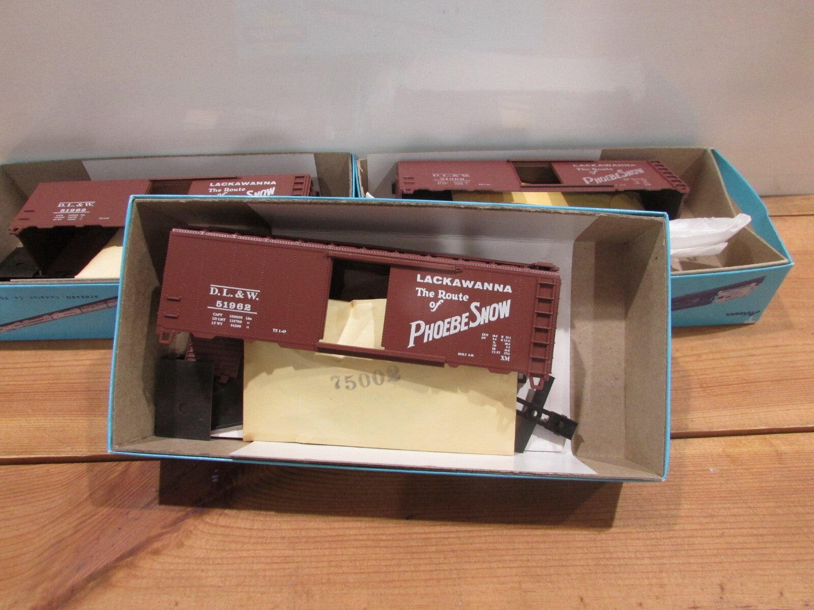 HO Scale Athearn (3) D.L & W Lackawanna Freight Cars Kits  Lot#1659