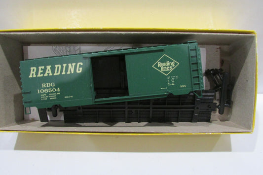 HO Scale Accurail 3404 40' PS-1 Steel Box Car Kit READING