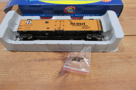 HO Scale Athearn 94502 A.T.S.F. Scout 50' Ice Bunker Reefer(Early Map) ATH4625