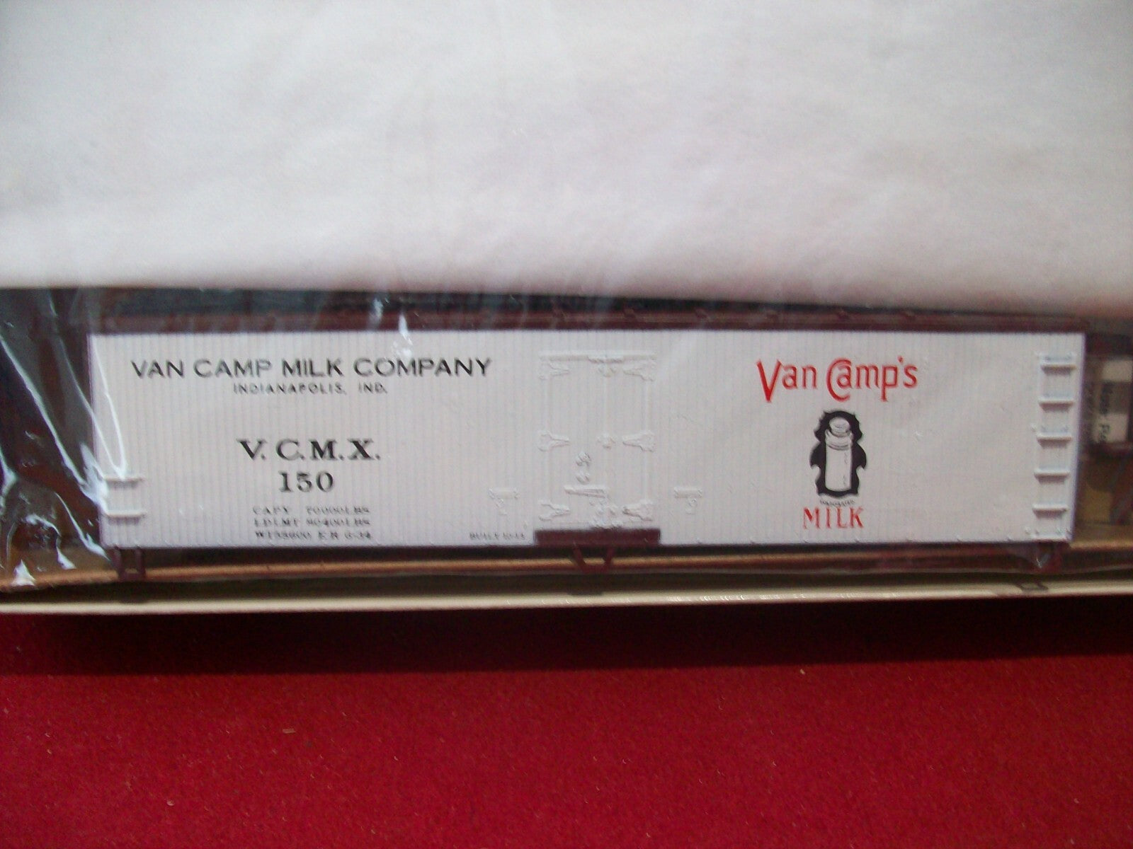 HO Scale Walthers  932-2480 40' DS Wood Reefer "Van Camp's"