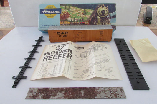 HO Scale Athearn 5463 Bangor & Aroostook 57ft Mechanical Reefer Kit (Orange)