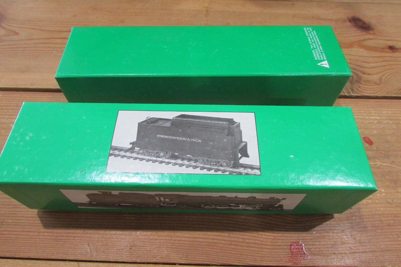 HO Scale Bowser 1-004106 (2) Metal Box Car Kit Reading Lot#4867