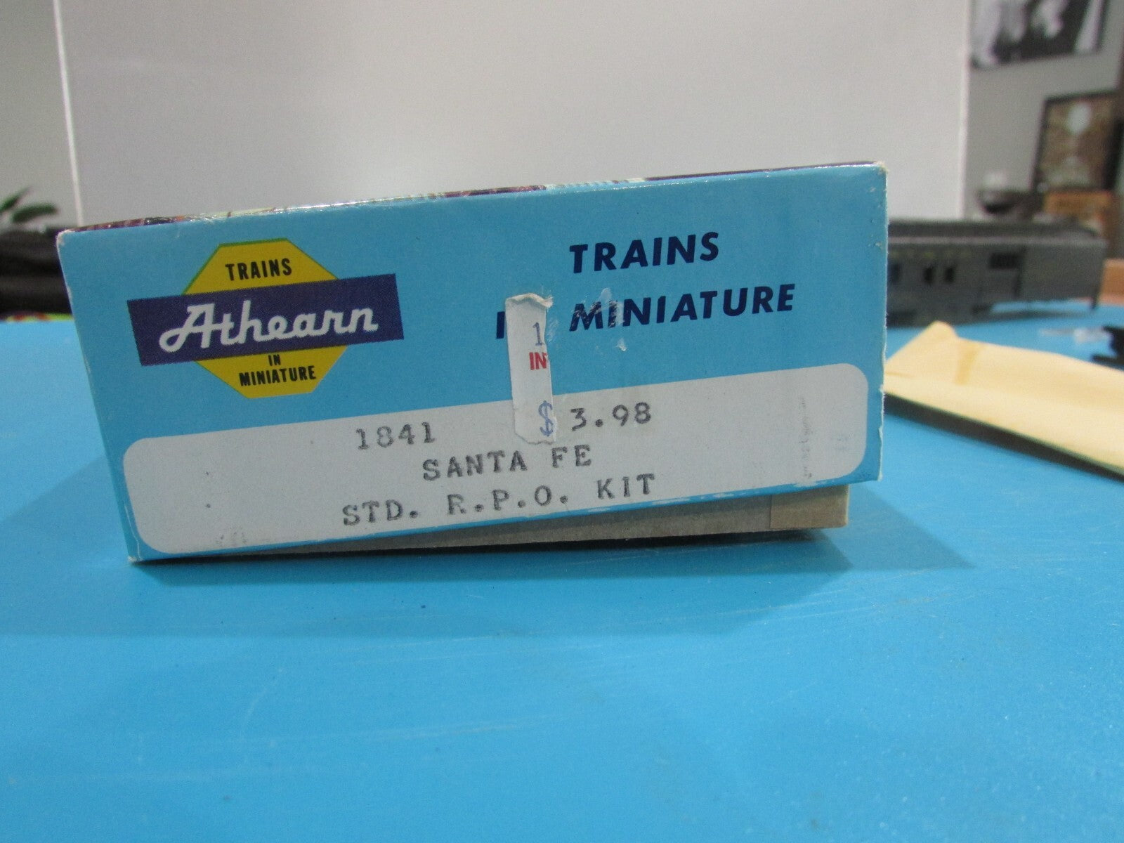 HO Scale Athearn 1841 Santa Fe STD R.P.O Passeger Car  Kit Lot#1781