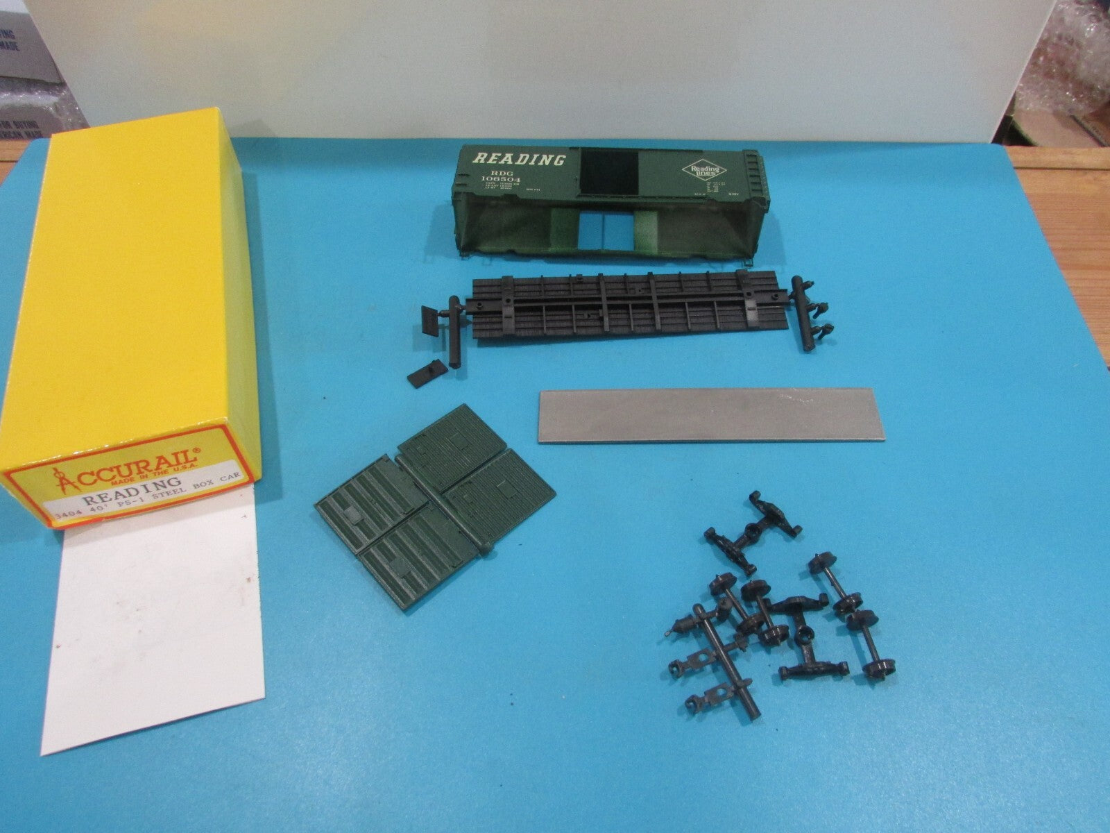 HO Scale Accurail 3404 40' PS-1 Steel Box Car Reading Lot#1483