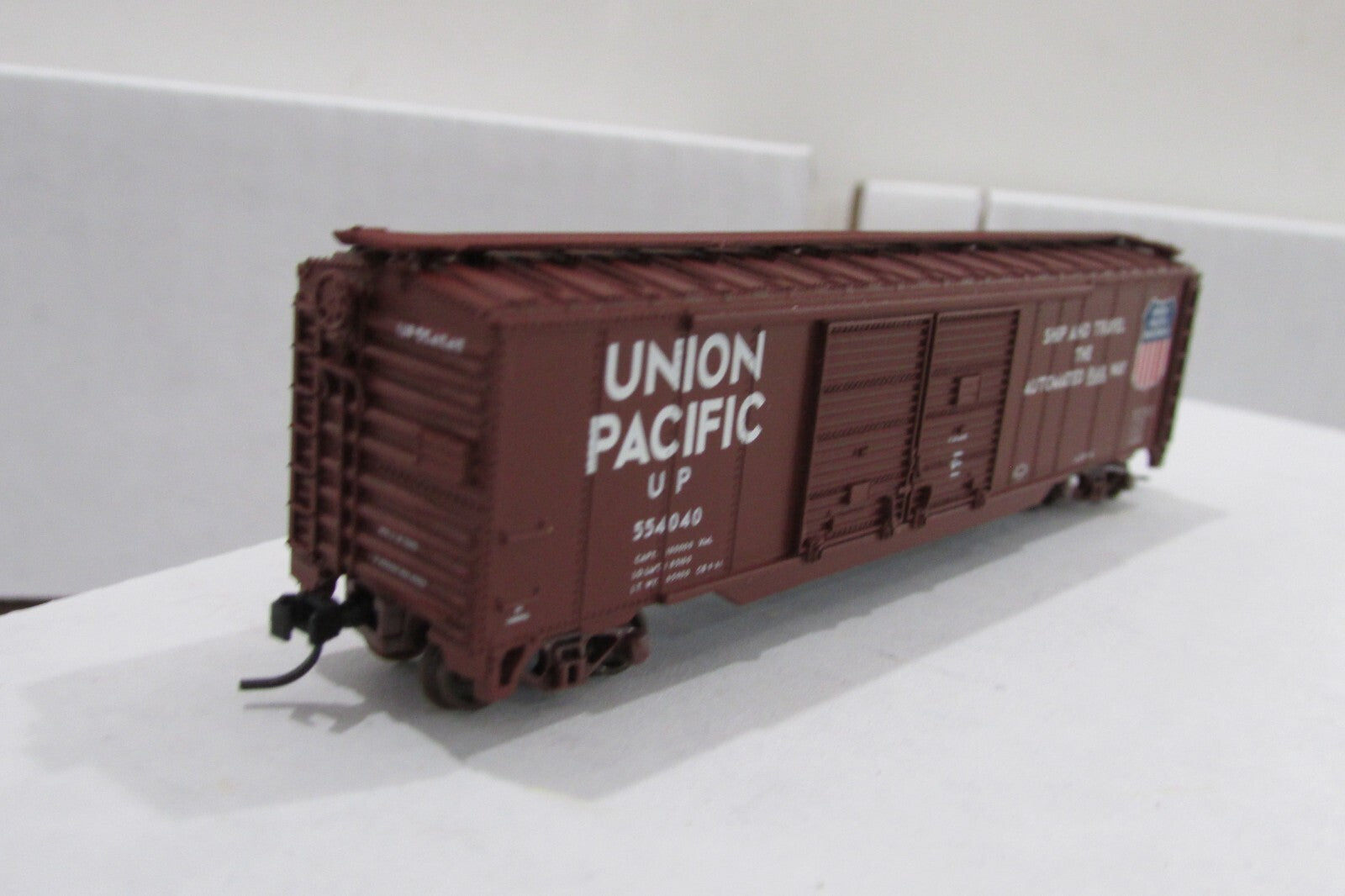 N Scale Atlas 36402 50' Double Door Box Car Union Pacific #554040