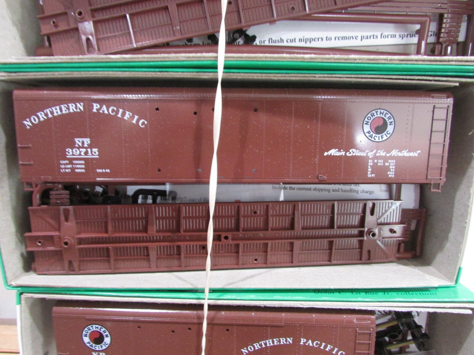 HO Scale Bowser (3)Assorted 40' & 50' DD Box Car Kits  Northern Pacific Lot#3515