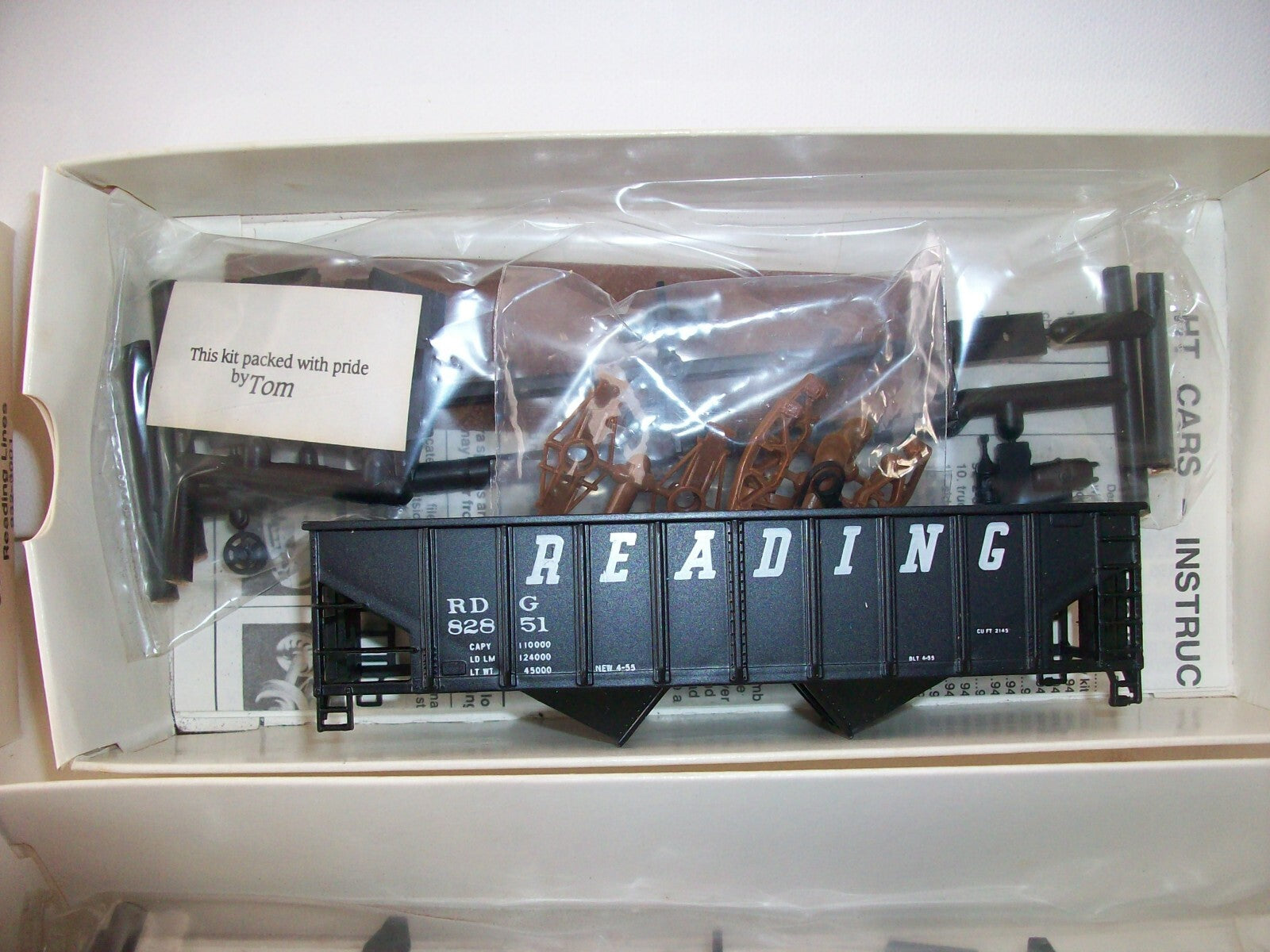 HO Scale (6)Walthers 36' Rib Side Hoppers "READING"Lot#4114