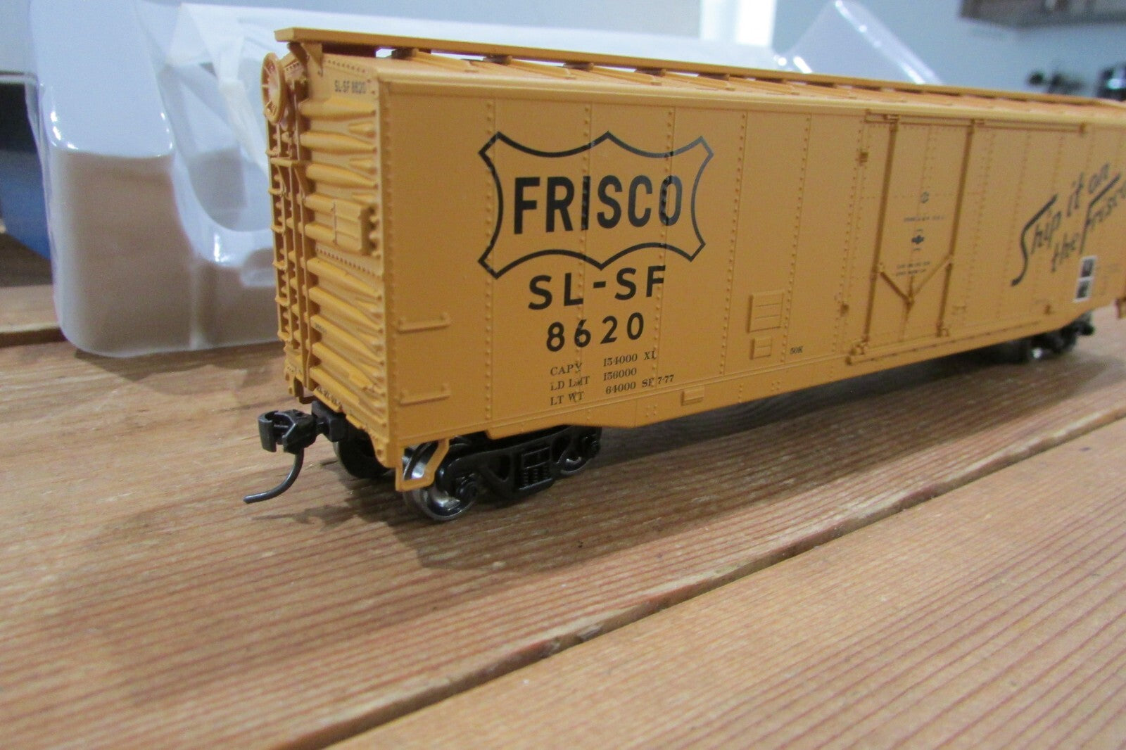 HO Scale Athearn/Roundhouse RND81463 50' PD Smooth BoxCar #8620 ATH4624