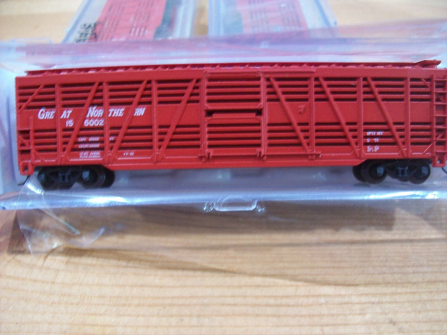 N Scale (3)Atlas Assorted 50' Stock Cars