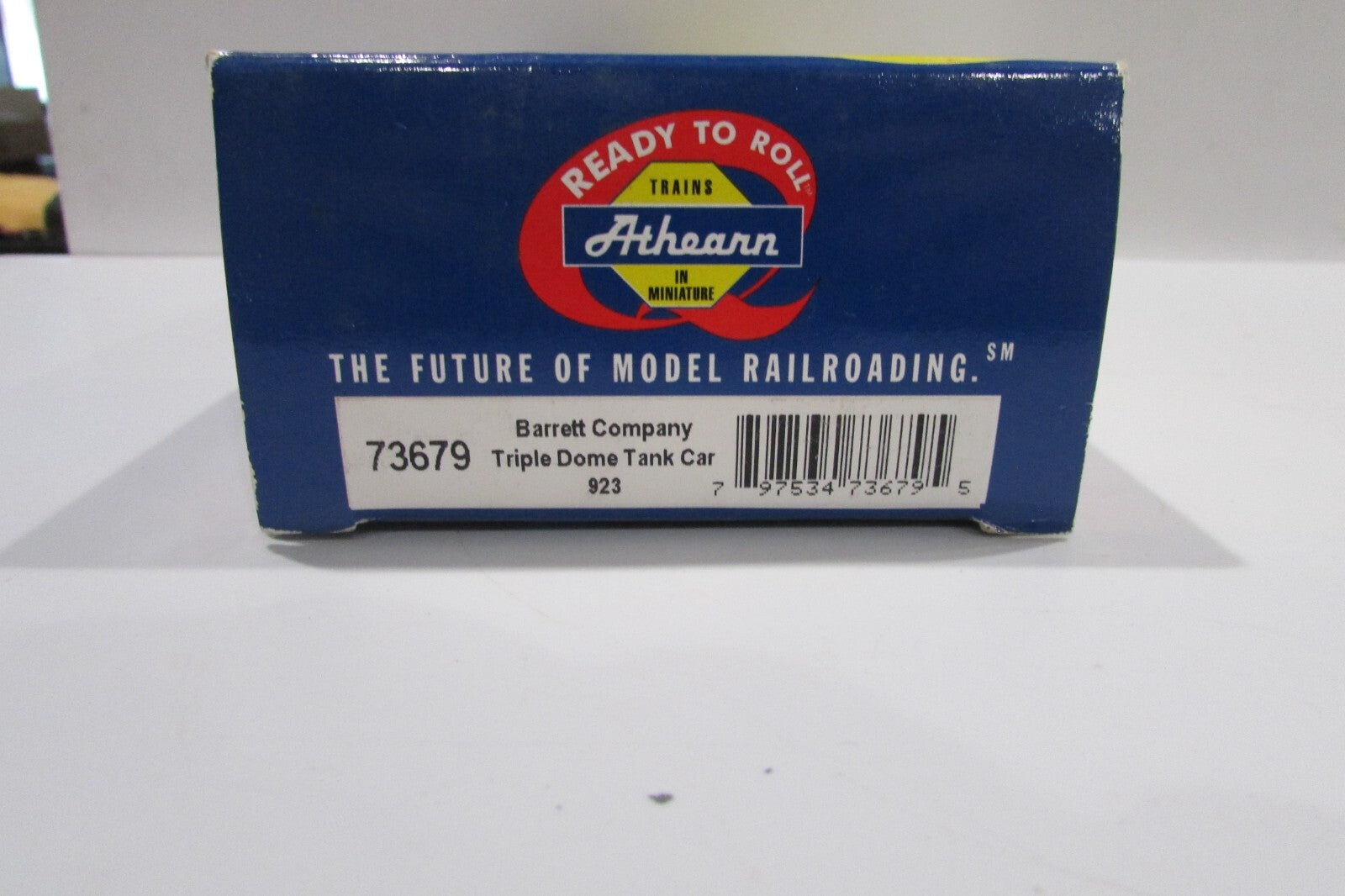 HO Scale Athearn 73679 Tiple Dome Tank Car #923 Barrett Company