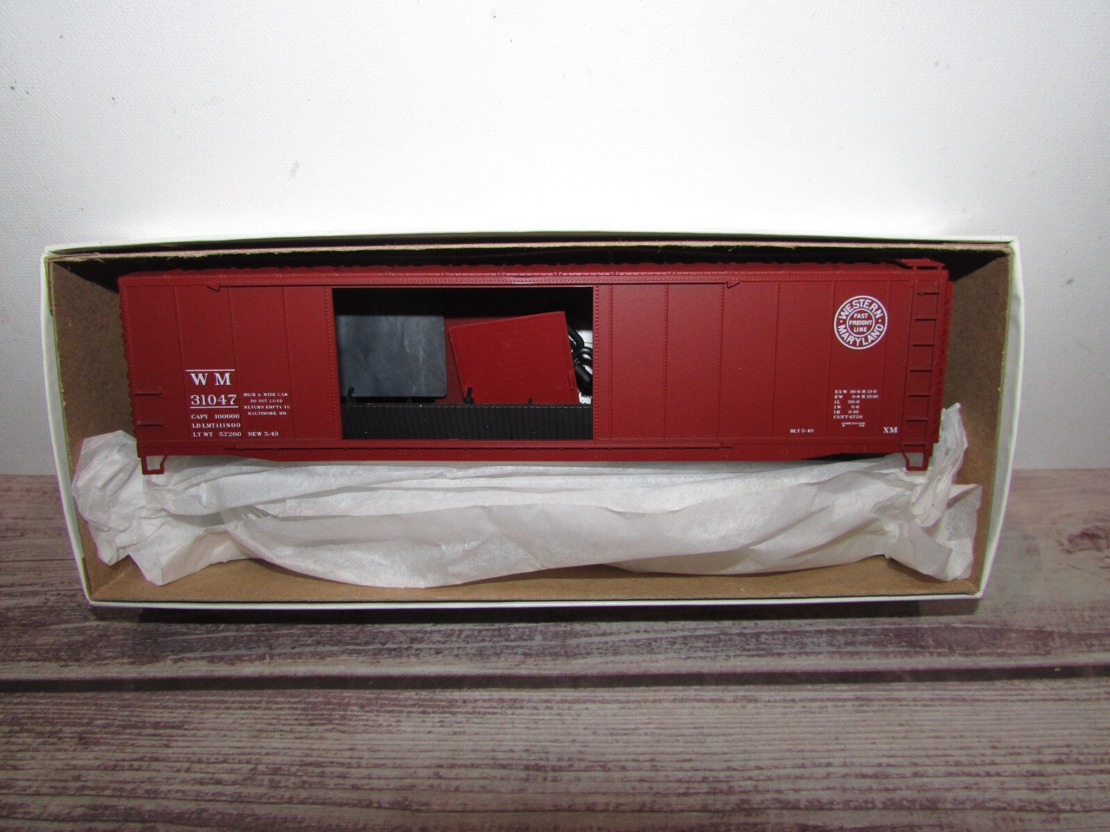 HO Scale  AccuraiL 5241 50' AAR Riveted BoxCar Western Maryland #31047