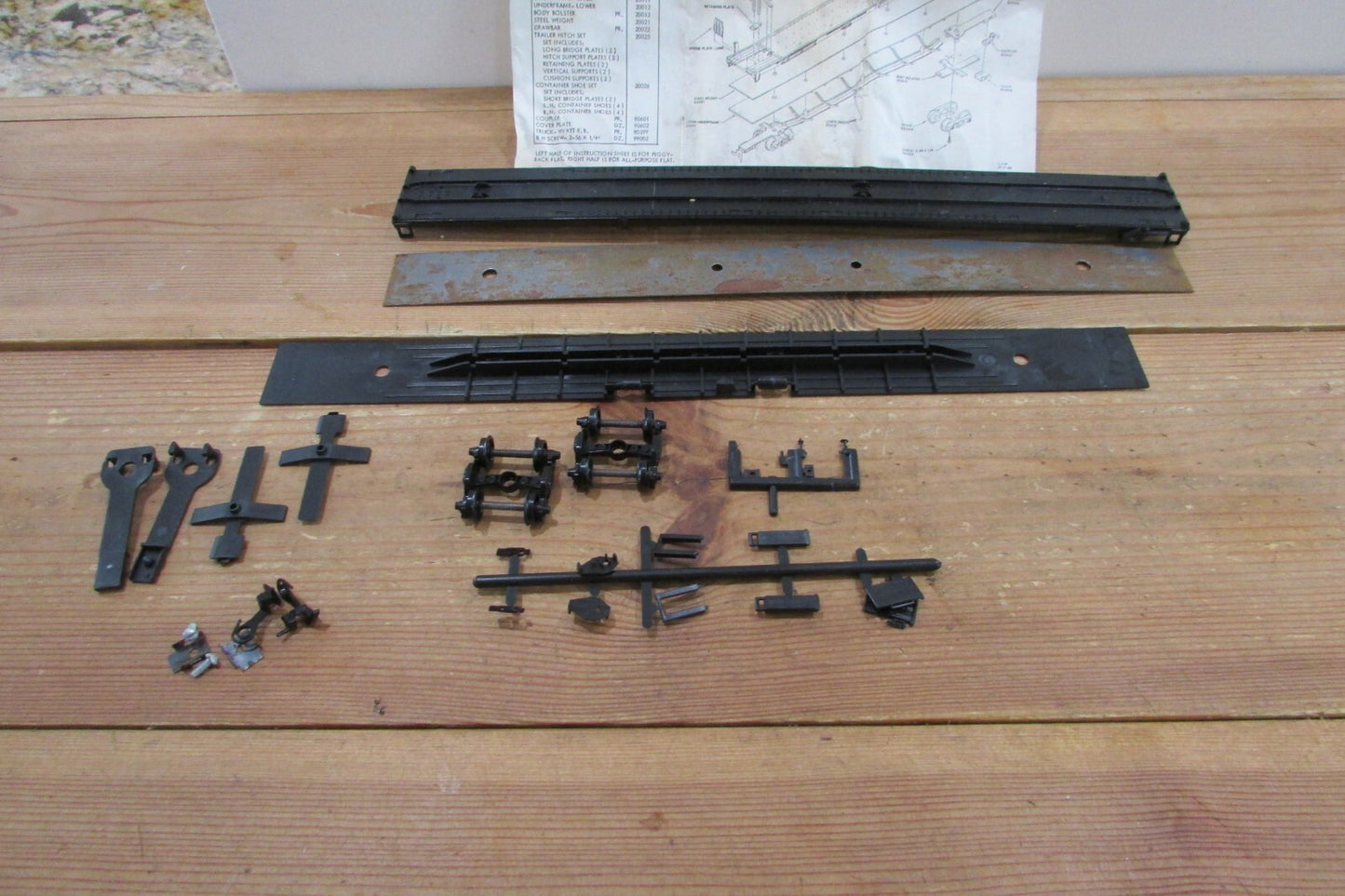 HO Scale Athearn 85ft AP Flat Car Undecorated   Lot#4729