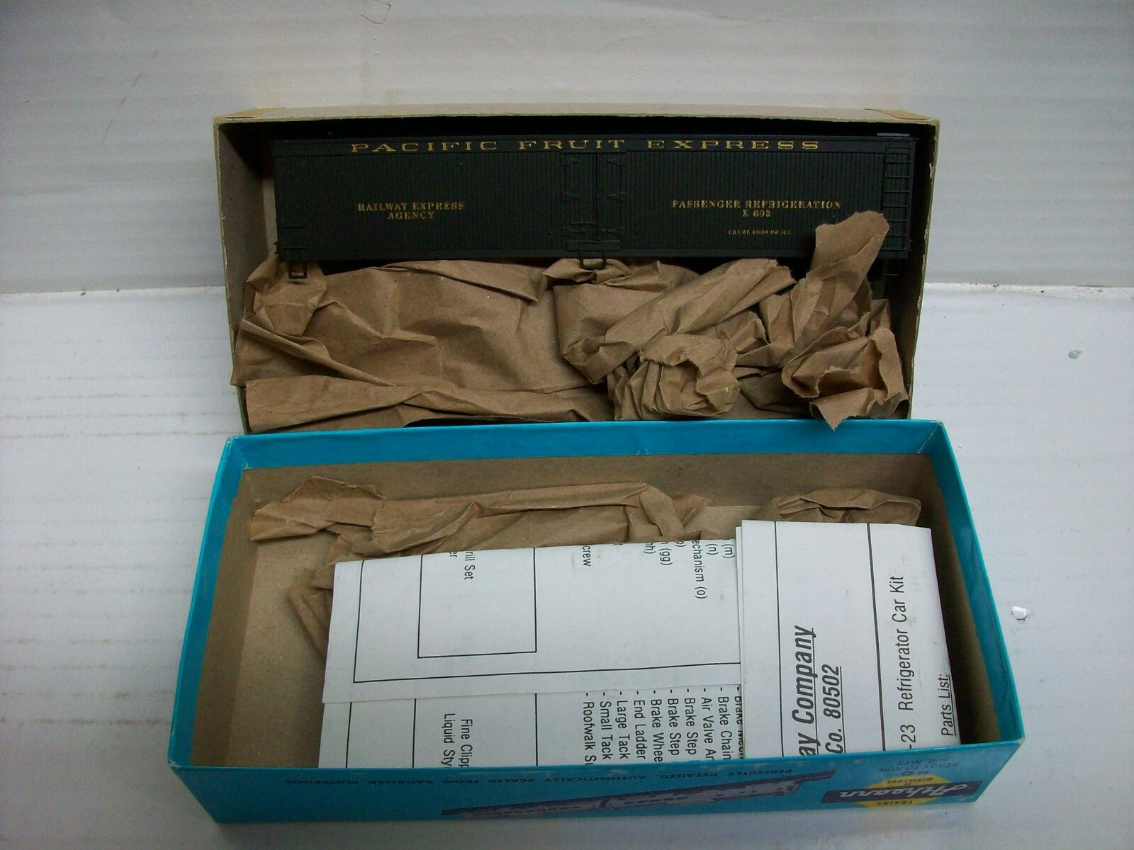 HO Scale Athearn 5335 50'Ft Express Reefer PFE