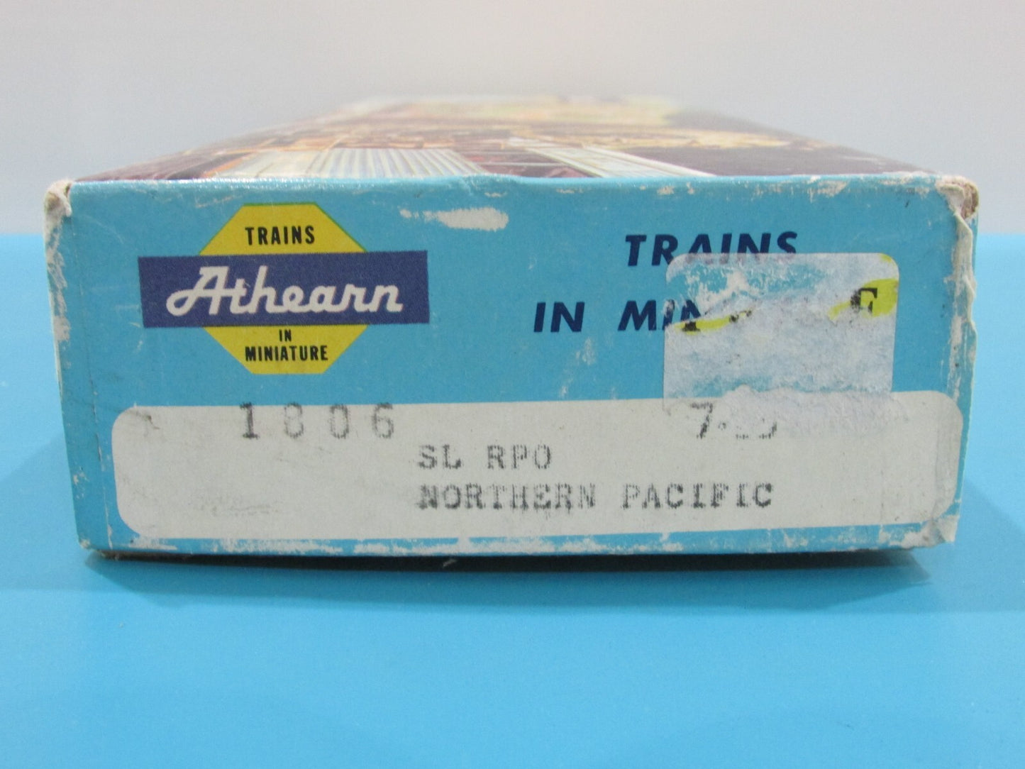 HO Scale Athearn 1806 RPO Passenger Car Northern Pacific  Lot#1397