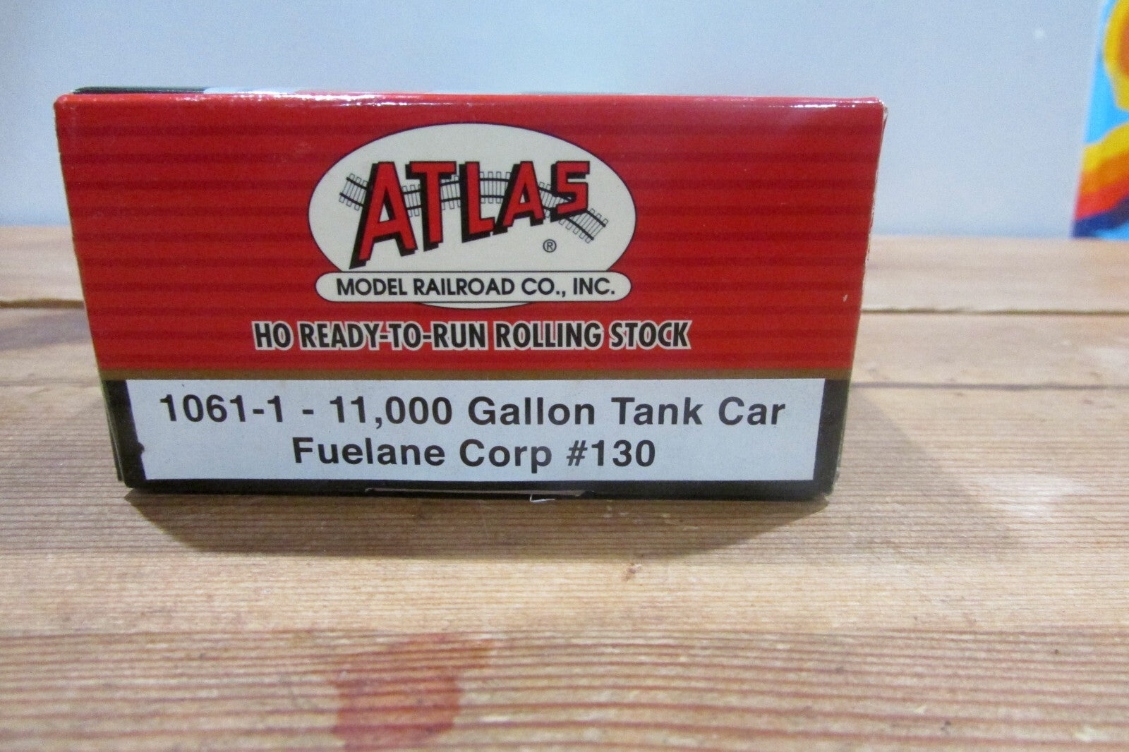 HO Scale Atlas 1061-1 11,000 Gallon Tank Car  A4923