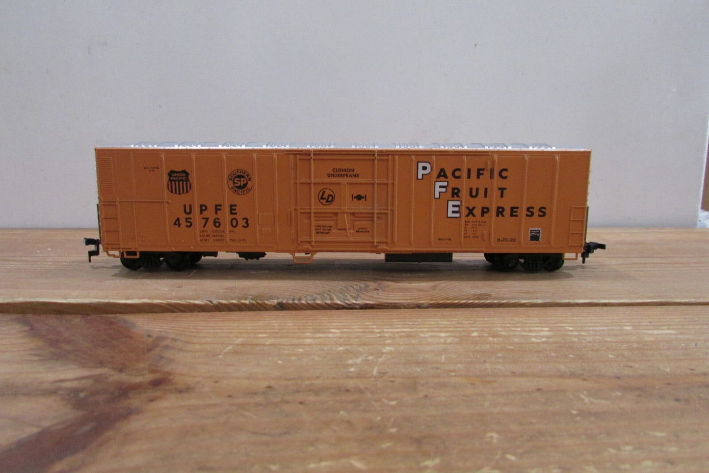 HO Scale Deatails West Models 50' Plug Door Box Car PFE Lot#4716