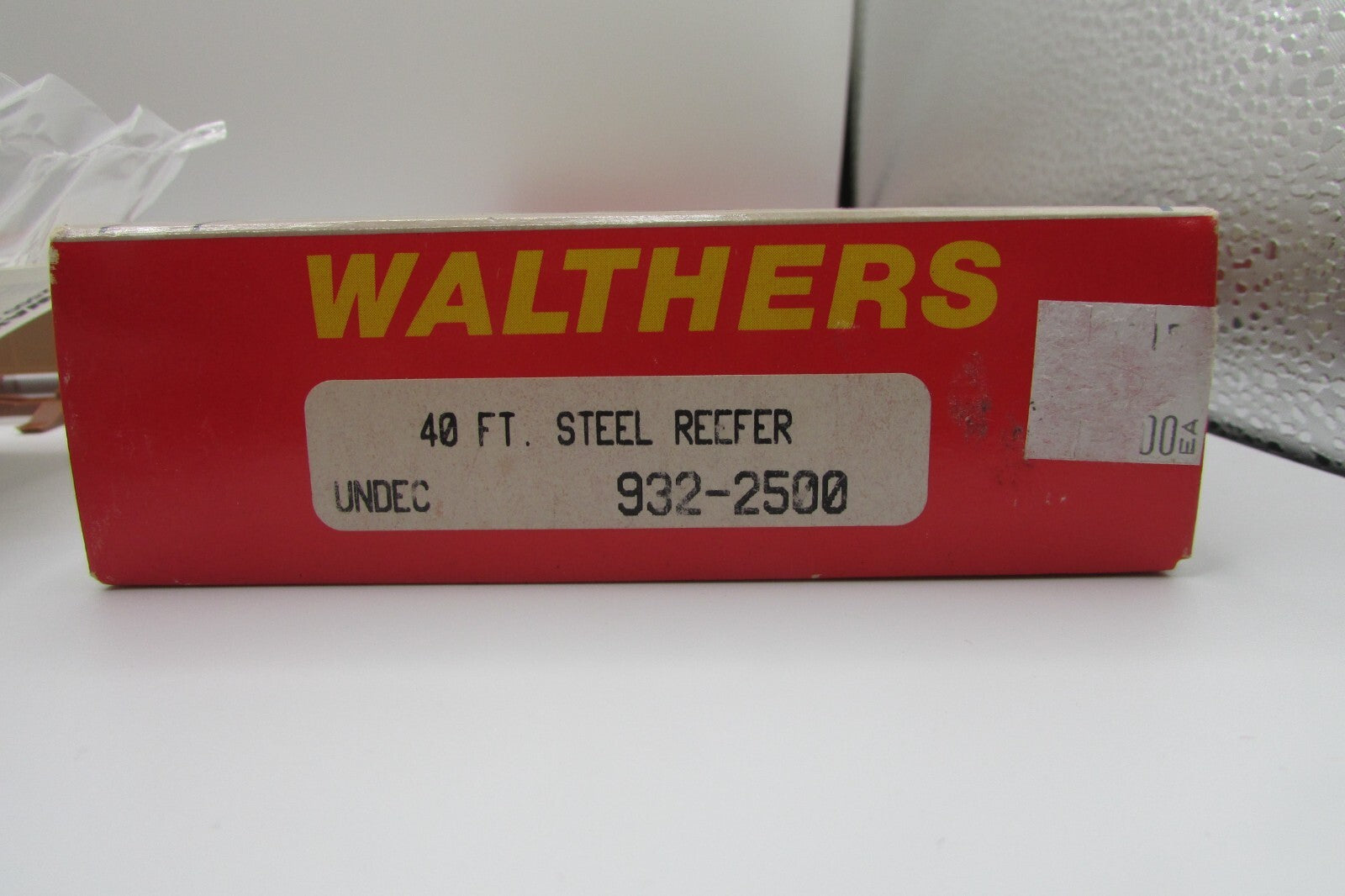 HO Scale Walthers 932-2500 40ft Steel Reefer Undecorated  WAL4671