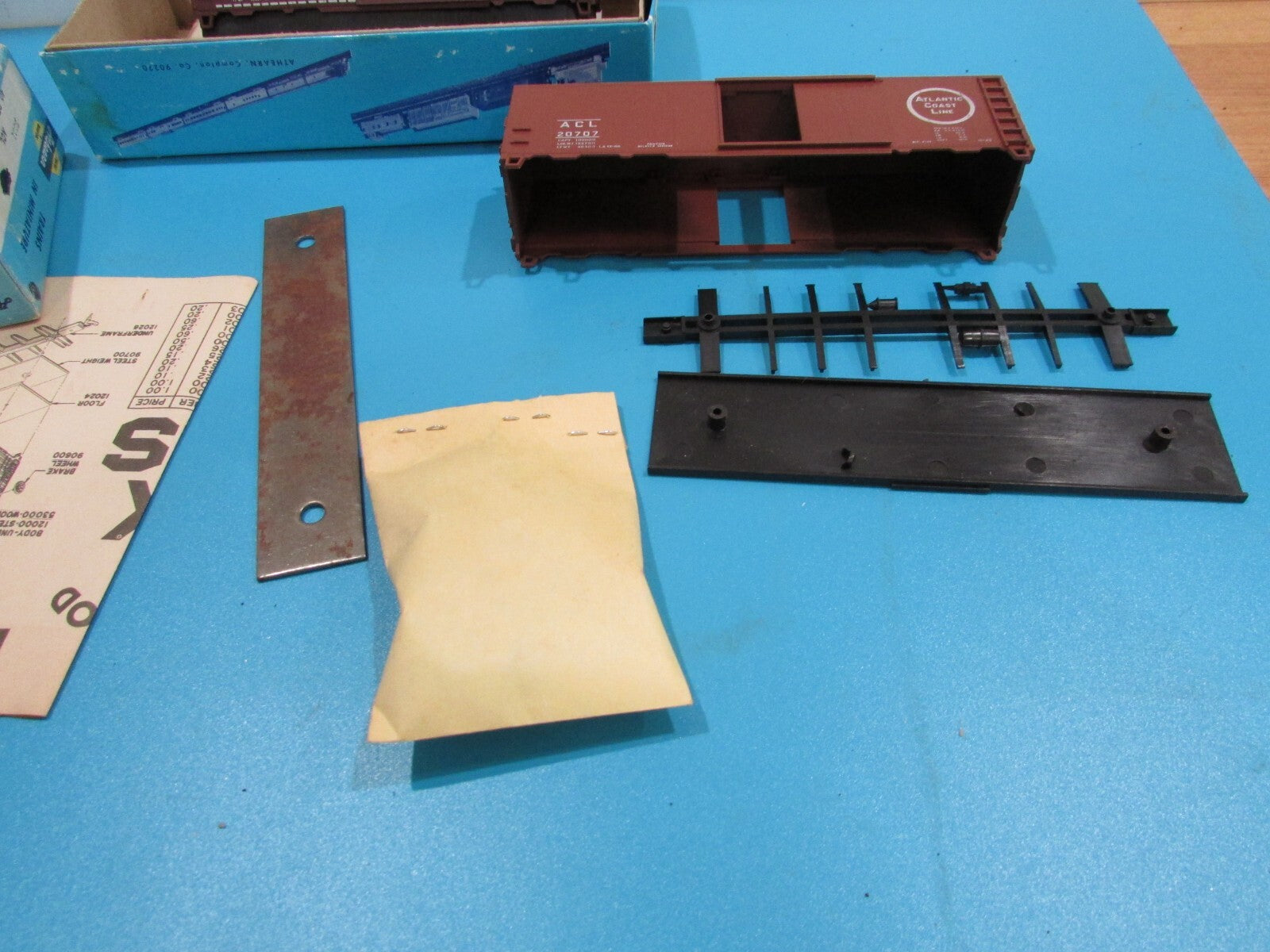 HO Scale Athearn (3)  Assorted Box Cars "Atlantic Coast Line" Lot#1108