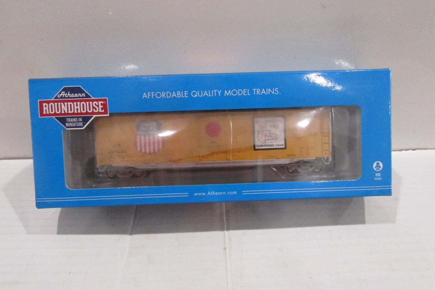 HO Scale Athearn/Roundhouse RND81470 Union Pacific 50' PD Smooth Side Box Car