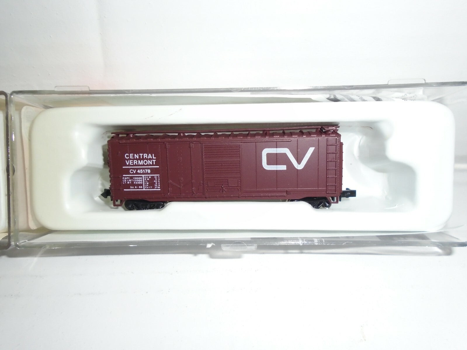 N Scale Con-Cor (4)  Diferents Freight Cars Lot#2453