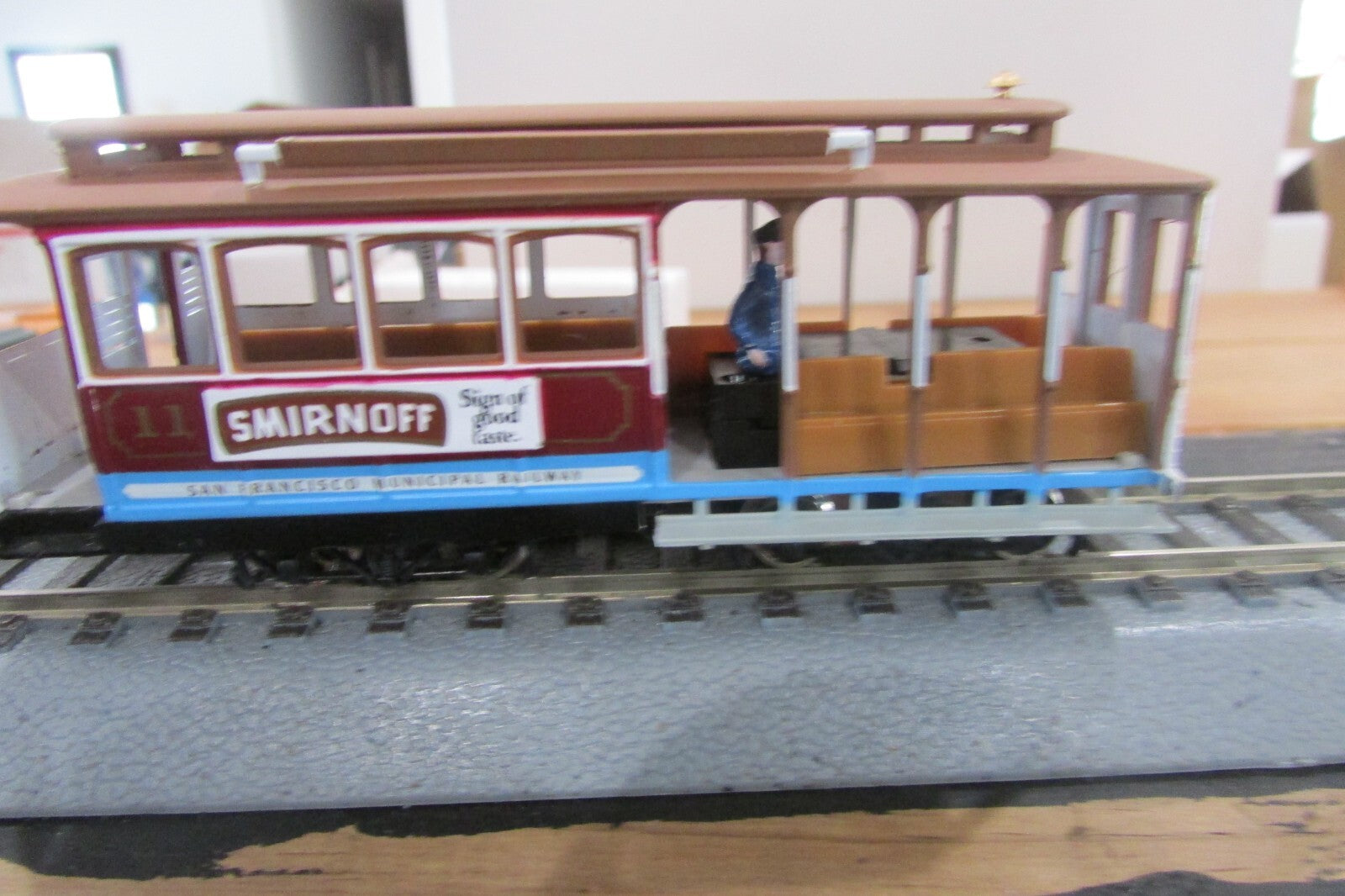 HO Scale Bachmann  San Francisco Cable Car Powell & Hyde Sts Lot#4096