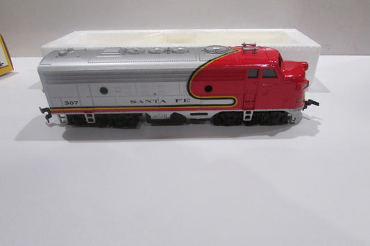 HO Scale Bachmann 41-615-02 EMD F9 Diesel Locomotive Santa Fe Lot#2816