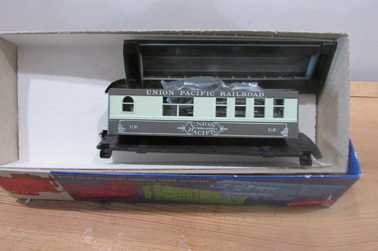 HO Scale RoundHouse 3733 Overtown Observation Union Pacific Passenger  RH4360